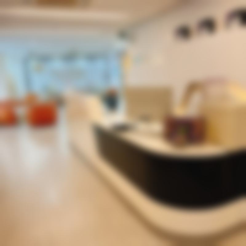 南通英莎医疗美容门诊部李辉简介，他是业务院长，擅长眼综合、提眉眼袋、鼻综合等项目 